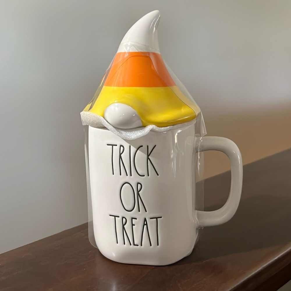 NWT- Rae Dunn Trick or Treat  Candy Corn gnome mug
